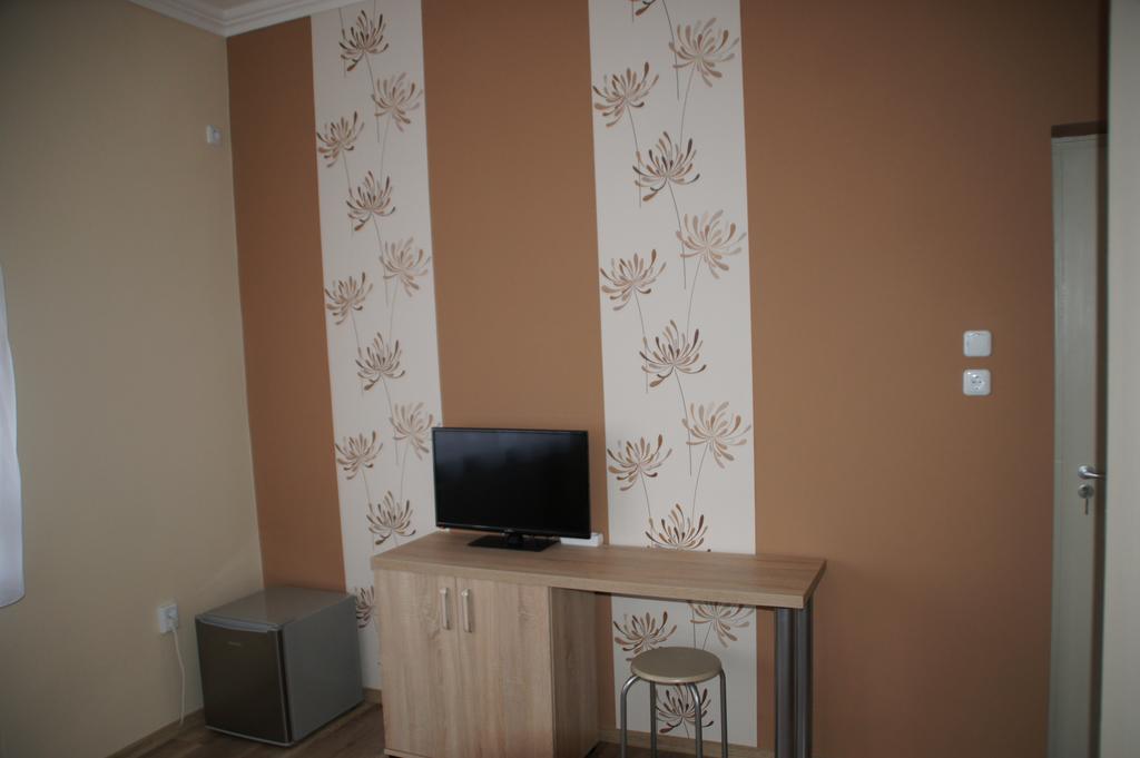 Ferienwohnung Fonix Apartman Gyula Exterior foto
