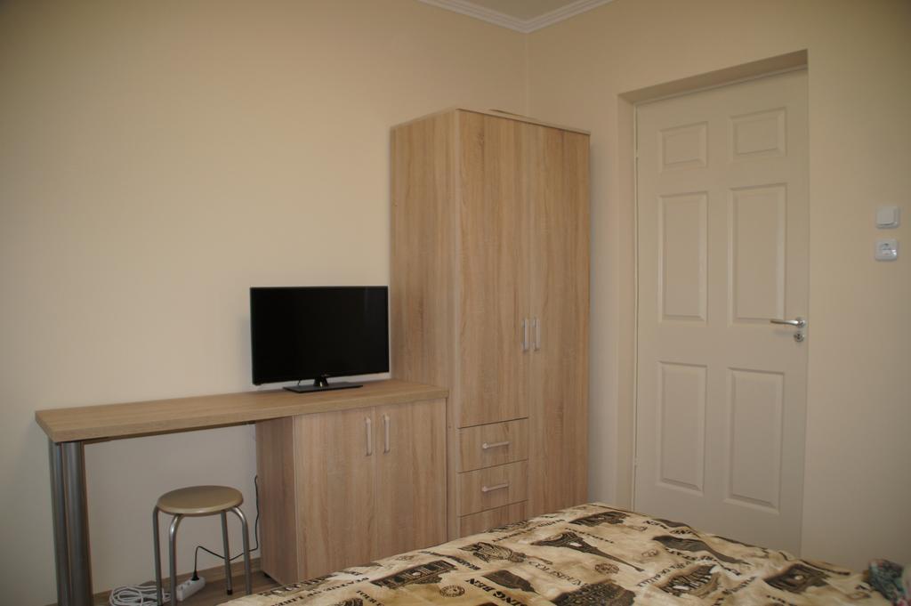 Ferienwohnung Fonix Apartman Gyula Exterior foto